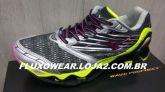 MIZUNO PROPHECY 5 CINZA / VERDE / ROSA DE R$ 699,00 POR